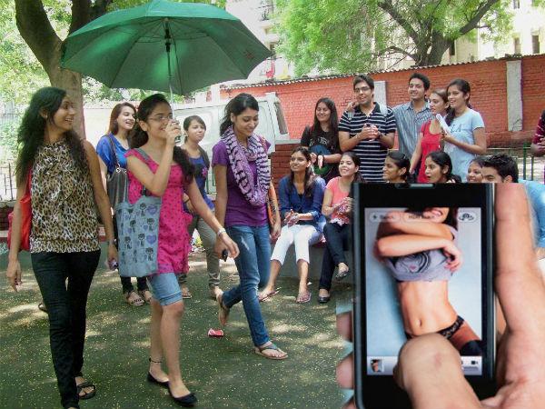 જેએનયૂના વિદ્યાર્થીઓએ બનાવી બ્લ્યૂ ફિલ્મ