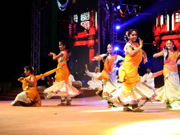 વિદેશી ખેલૈયાઓ