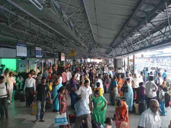 પ્લેટફોર્મ પર બાળકોની હાલત