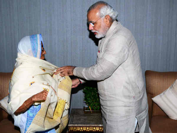 મોદીએ ઓઢાળી શાલ