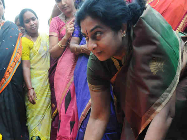તેલંગાણામાં કંઇક આ રીતે ઉજવાય છે 'નવરાત્રિ!'