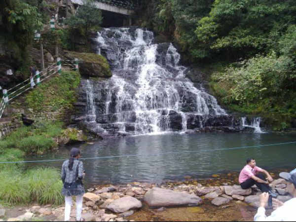 સુંદર ઝરણુ