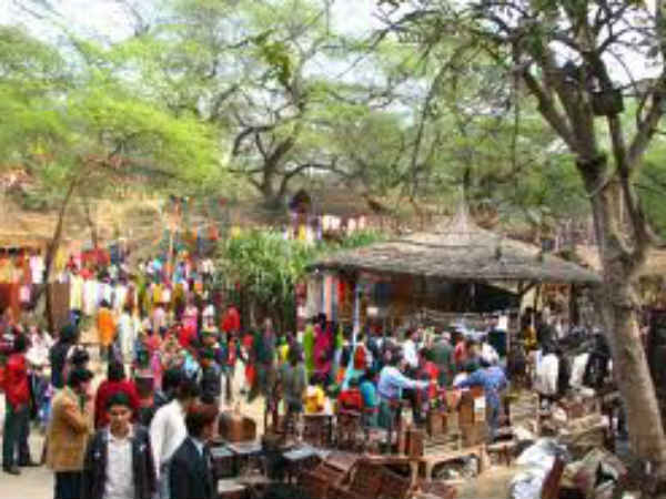 મેલા જામી ગયો