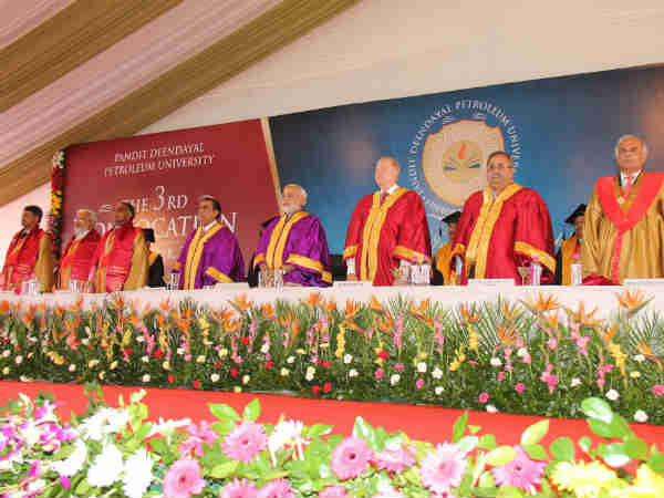 PDPU પદવીદાન સમારંભમાં મોદી