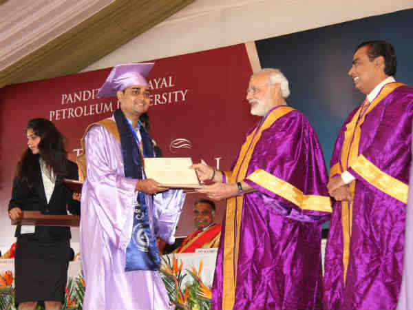 PDPU પદવીદાન સમારંભમાં મોદી