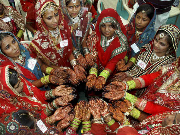 સમૂહ લગ્નમાં મહેંદી રશ્મ