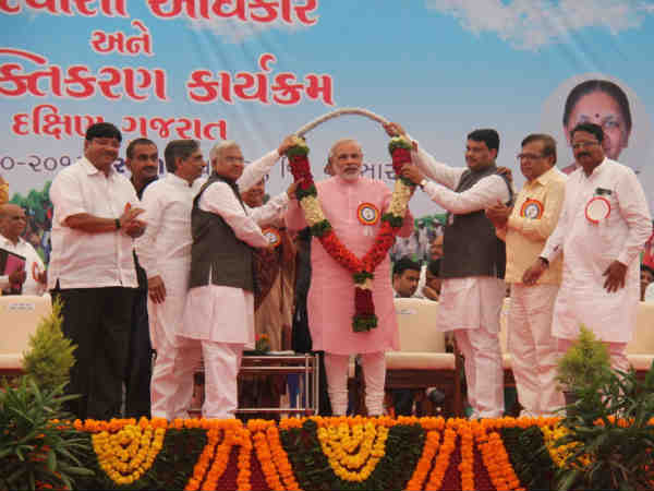 મોદીએ કોંગ્રેસના 40 વર્ષોના કાર્યો પર ઉઠાવ્યા સવાલ