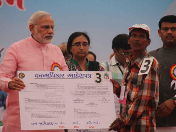 મોદીએ કોંગ્રેસના 40 વર્ષોના કાર્યો પર ઉઠાવ્યા સવાલ