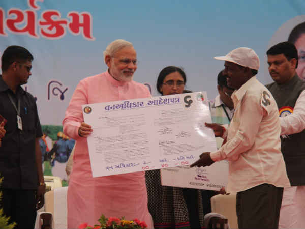 મોદીએ કોંગ્રેસના 40 વર્ષોના કાર્યો પર ઉઠાવ્યા સવાલ