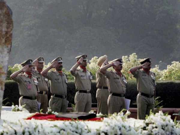 દિલ્હીમાં શહીદોને શ્રદ્ધાંજલિ