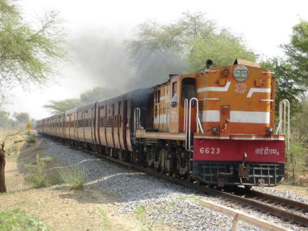 રાજધાની એક્સ.ના ભોજનમાં વંદો!