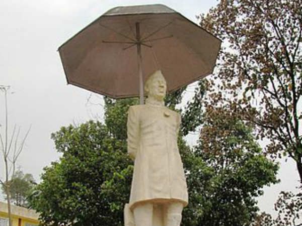નહેરુની પ્રતિમા