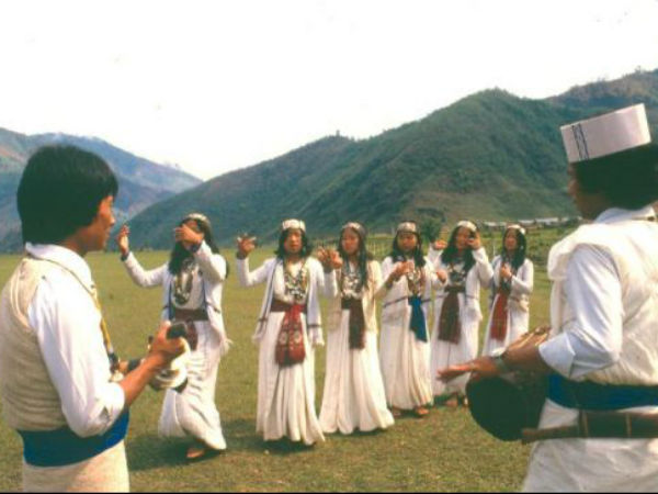 અકા નૃત્ય