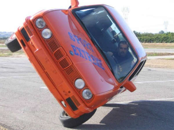 બે વ્હીલ પર કારઃ 371 કિમી, કાર BMW 316