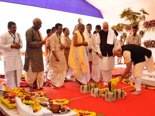 કચ્છના મિત્રોએ મને ચાંદીથી તોલ્યો