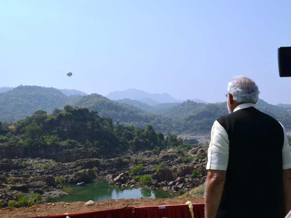 આશા રાખુ કે ગુજરાતના લોકોનો અવાજ PMને સંભળાય