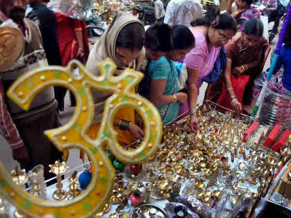 આગળ વાંચો કેવી રીતે કરશો પૂજા