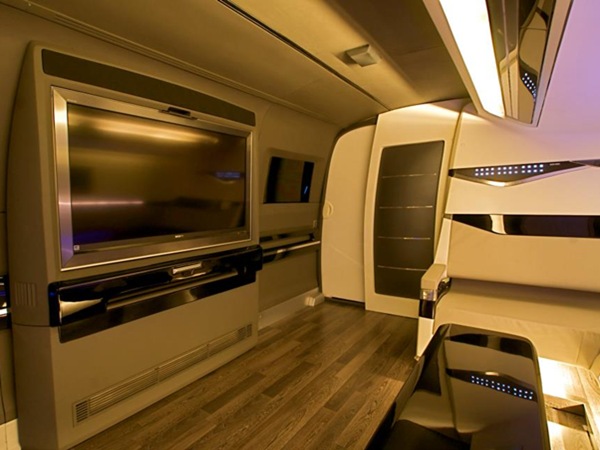 Shahrukh Khan's Luxury Bus By DC