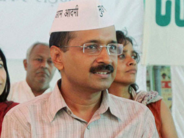 વોટરોને રૂપિયા લેવાની સલાહ આપે છે