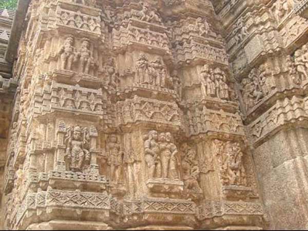 મંદિરની મૂર્તિઓ