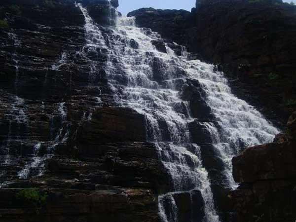 તિરથગઢ ઝરણું