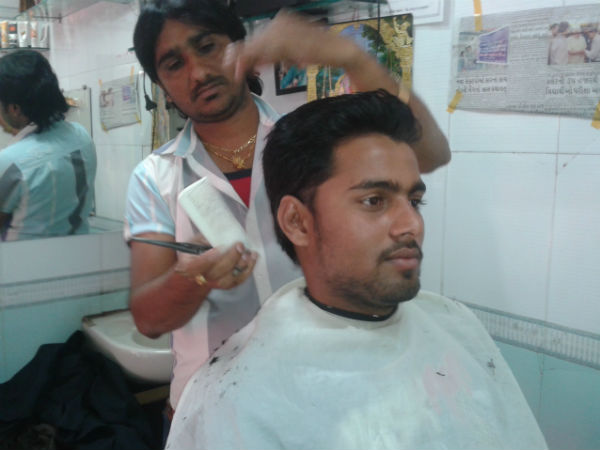 દાઢી-વાળ ફ્રી કાપી આપશે
