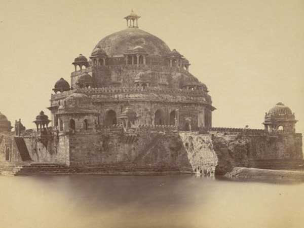 મકબરાની 1870ની તસવીર