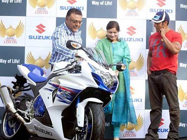 કોમ્યુનિટી સાથે જોડાઇને સલમાન ખુશ