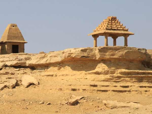 દીવાન સાલિમ સિંહના કારણે આ ગામ થયું શાપિત