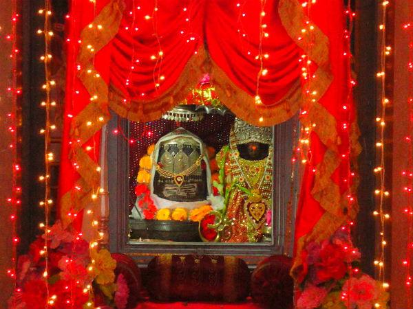 શાંત વાતવારણ અને સુંદર મંદિર