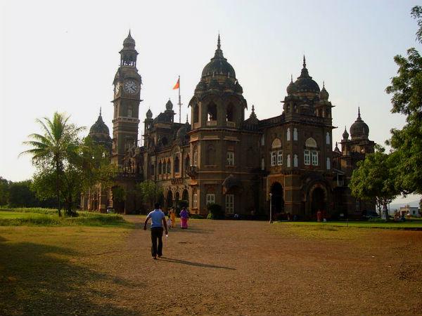 લક્ષ્મી વિલાસ પેલેસ