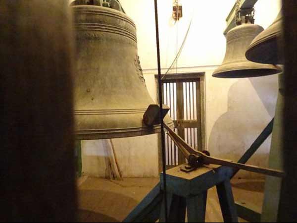 મસ્જિદમાં લાગેલો ઘંટ