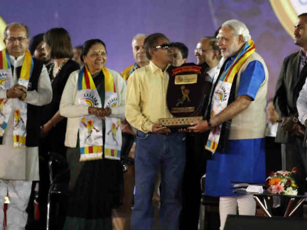 નરેન્દ્ર મોદીએ ખેલમહાકુંભ-2013નું સમાપન કર્યું