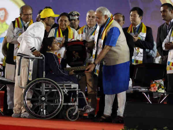 નરેન્દ્ર મોદીએ ખેલમહાકુંભ-2013નું સમાપન કર્યું
