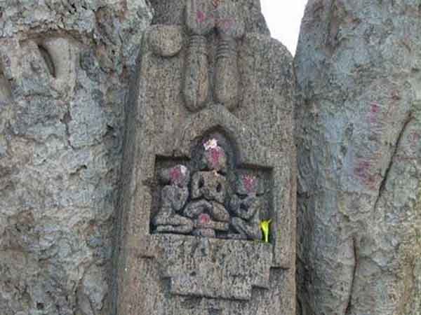 દેવતાઓની કતરણી