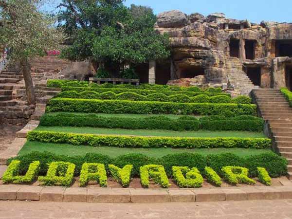 પ્રાચીન ગુફાઓ