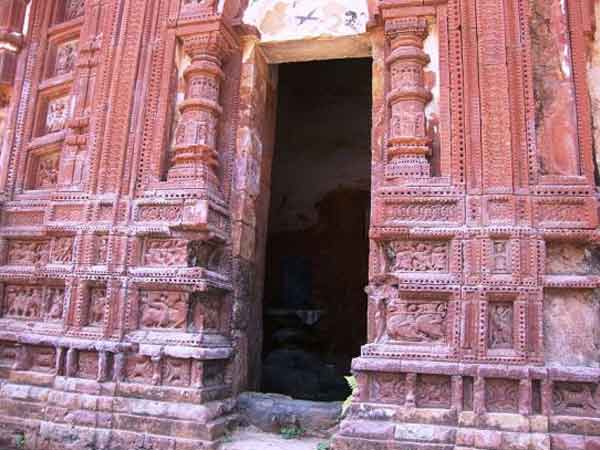 મંદિરમાં આવેલું શિવલિંગ