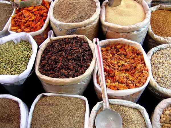 મપુસામાં વેચાતા મસાલા