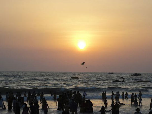 કૈલેંગ્યૂટ બીચમાં સનસેટ