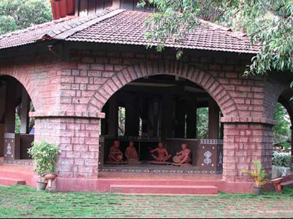 શિલ્પગ્રામનો અંદરનો નજારો