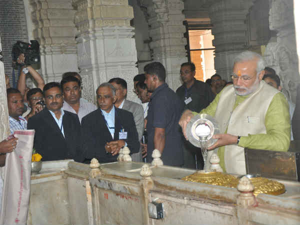 મોદીના હસ્તે શિવાર્પણ વિધિ અને પુજન વિધિ