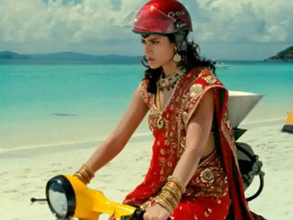 હસીનાઓની બાઇક સવારી