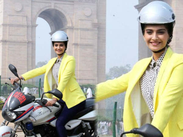 હસીનાઓની બાઇક સવારી