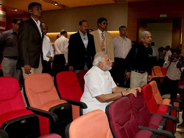 જુદા જુદા વિભાગનોની મુલાકાત