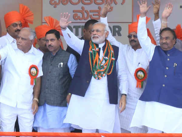 કોંગ્રેસ-ભ્રષ્ટાચાર જોડકાં બહેનો