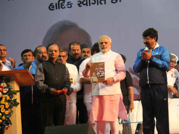 સુરત નાઇટ મેરેથોનમાં મિલ્ખા સિંઘ