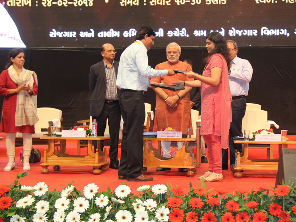 ભારતમાં શ્રમ-રોજગાર ક્ષેત્રે ગુજરાત સરકારની અનોખી પહેલ