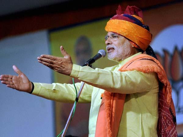 ચૂંટણી રેલી દરમિયાન નરેન્દ્ર મોદી