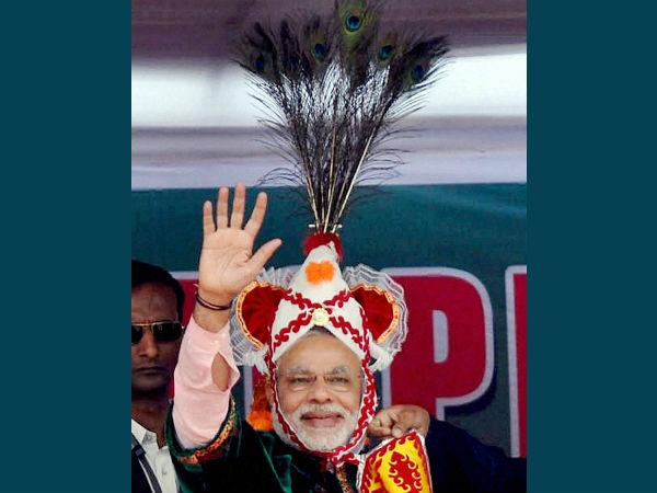 પરંપરાગત ટોપીમાં નરેન્દ્ર મોદી