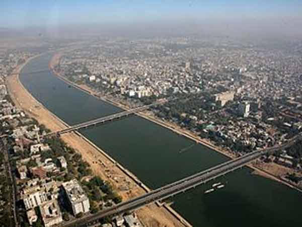 અલગ દિશા આપવામાં જોતરાઇ ગયા